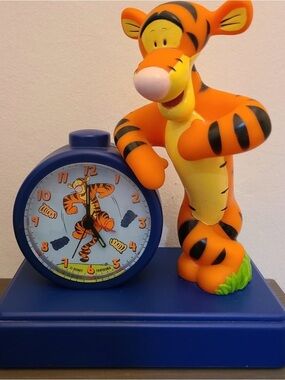 Rare Vintage Disney Tigger Figurine Alarm Clock in Orange and Blue